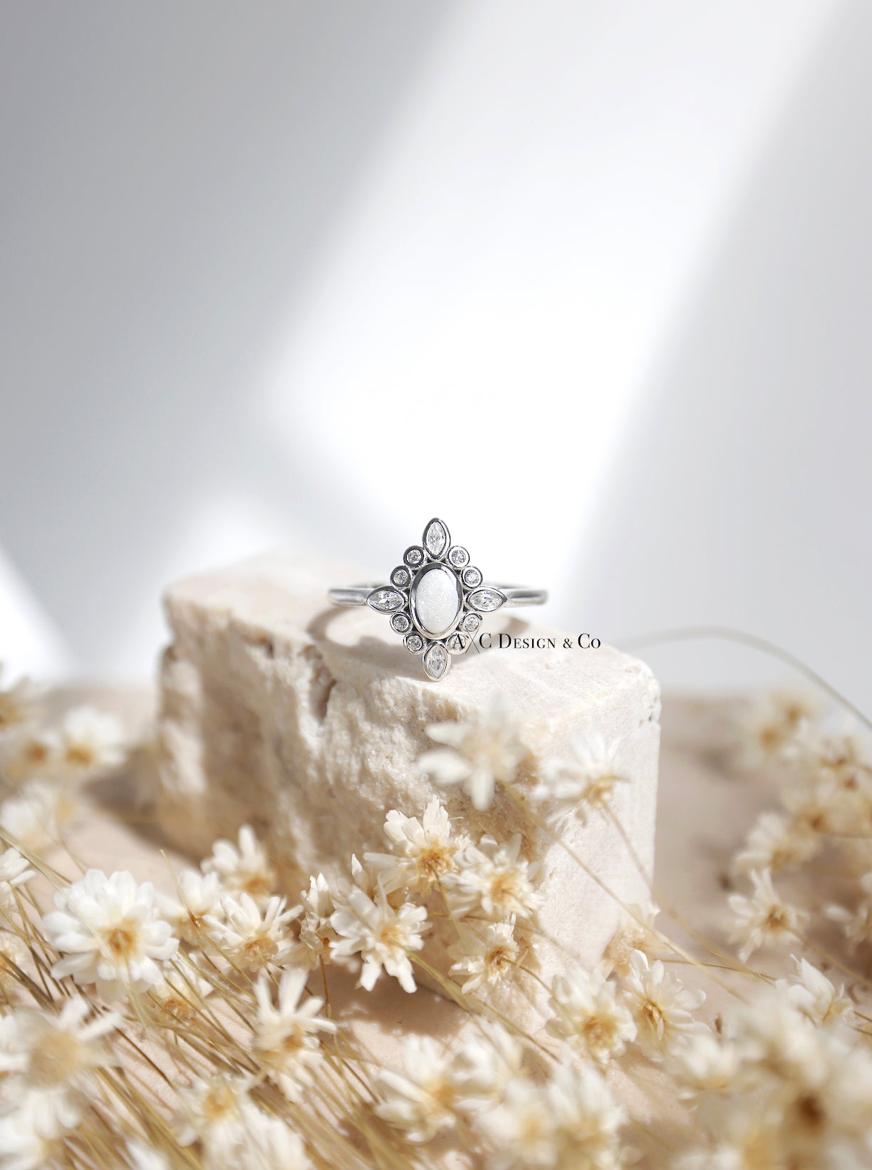 Oval Daisy 18K Gold Vermeil Breastmilk Ring (DIY KIT)